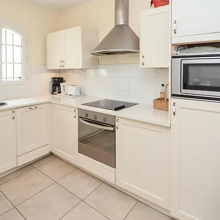 2 Bedroom Cozy In 別荘 *